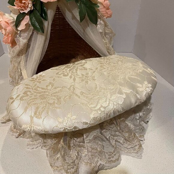 VTG 90s Handmade OAK Shabby Chic Cottagecore Wicker & White Lace Doll Bassinet - Picture 10 of 16